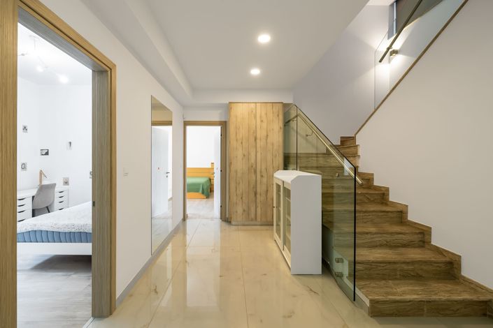 Image No.15-3 Bed House for sale