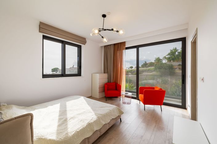 Image No.20-3 Bed House for sale