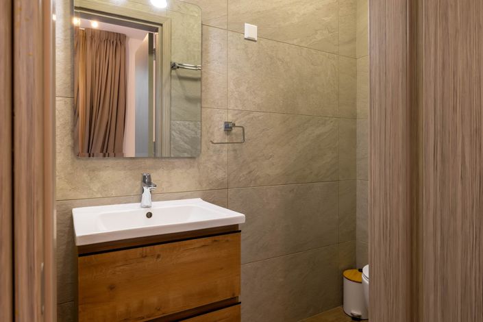 Image No.9-3 Bed House for sale