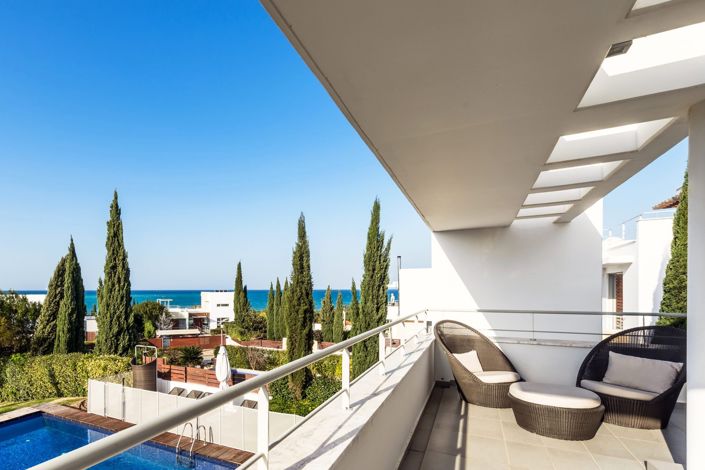 Image No.2-4 Bed Villa for sale