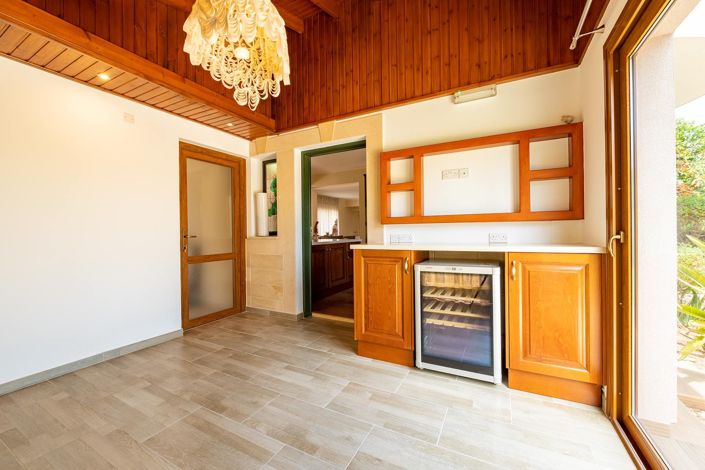 Image No.12-4 Bed Villa for sale