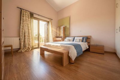 db46e927-4b99-4732-b926-b7807c14605d