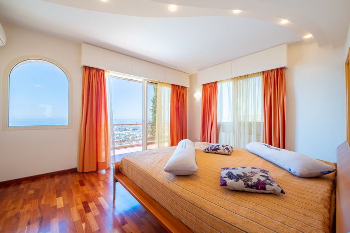 Image No.20-5 Bed Villa for sale