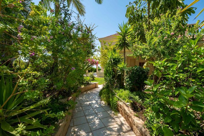 Image No.5-5 Bed Villa for sale