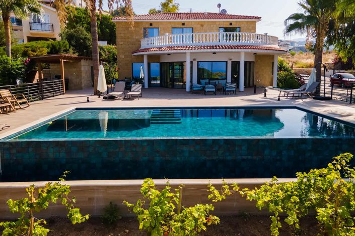 Image No.1-3 Bed Villa for sale