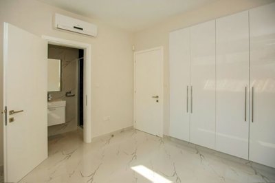 a3336697-7798-40b3-a083-a0516c90f9ed