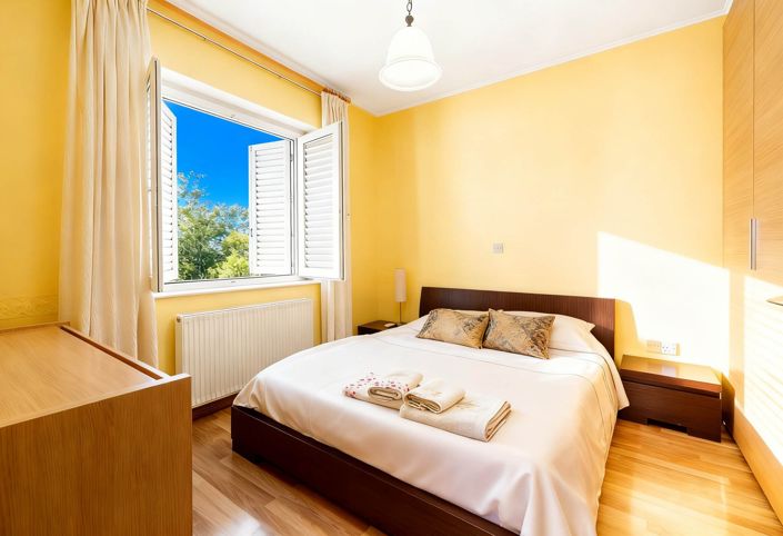 Image No.20-3 Bed House for sale