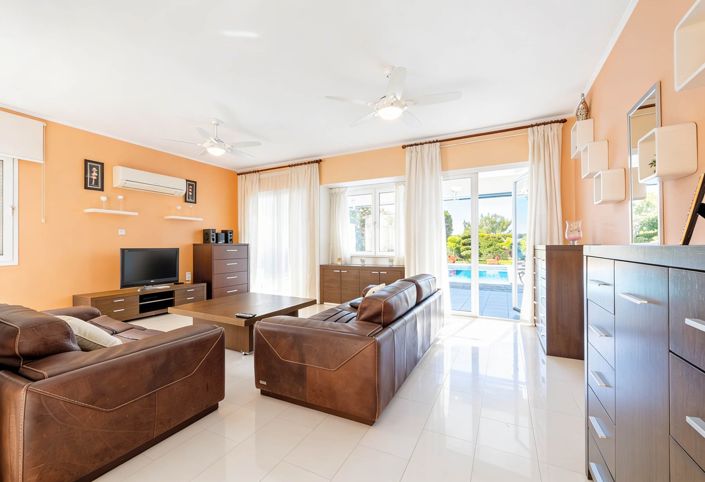 Image No.5-3 Bed House for sale