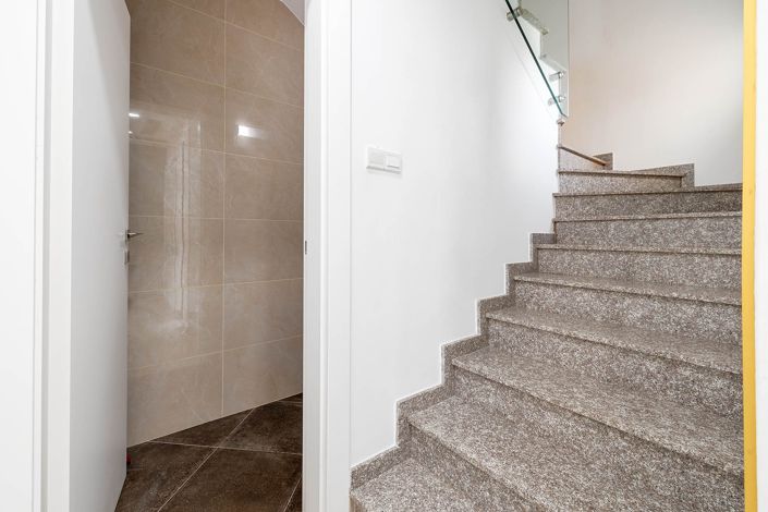 Image No.13-3 Bed House for sale