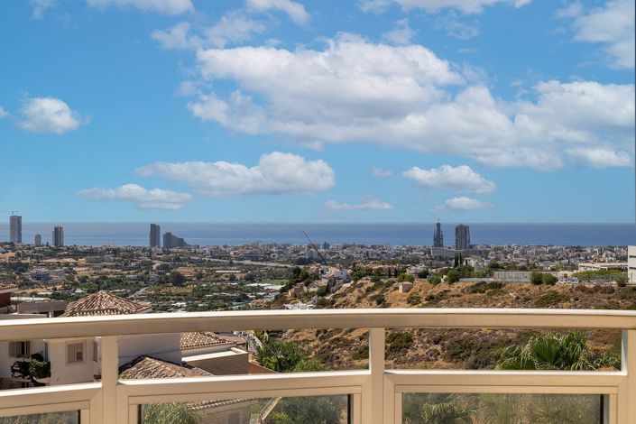 Image No.19-4 Bed House for sale