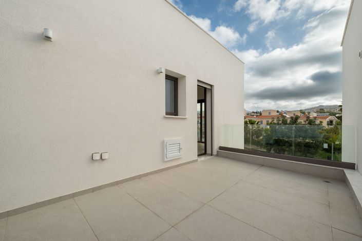 Image No.18-3 Bed Villa for sale