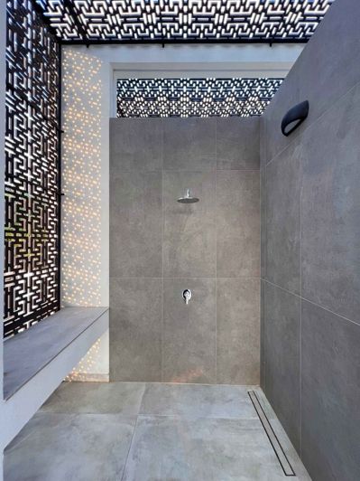 Image No.12-7 Bed Villa for sale