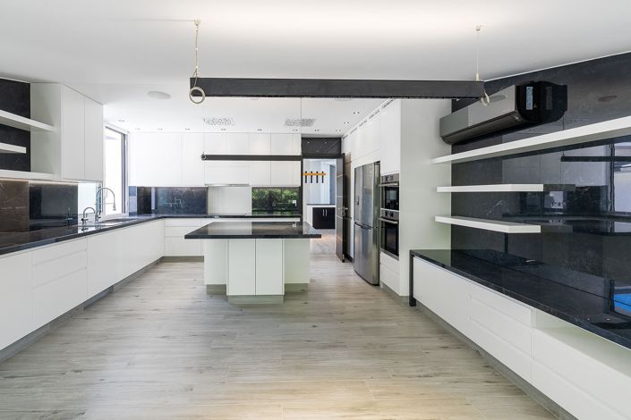 Image No.13-5 Bed House for sale