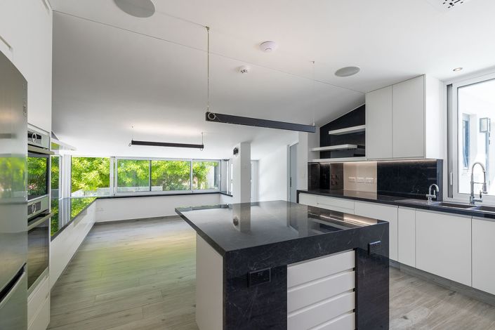 Image No.15-5 Bed House for sale