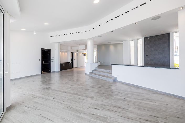 Image No.5-5 Bed House for sale