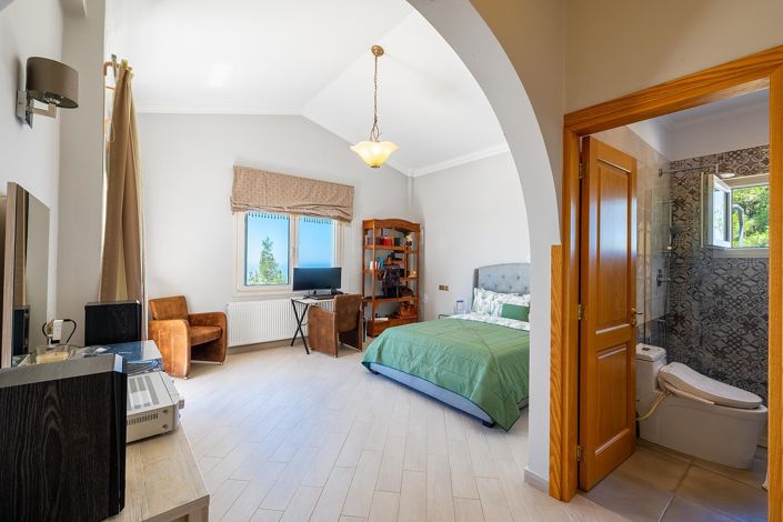 Image No.16-5 Bed Villa for sale