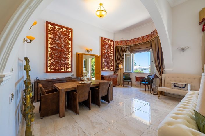 Image No.8-5 Bed Villa for sale