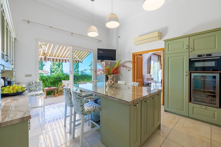 Image No.9-5 Bed Villa for sale