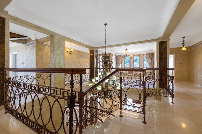 Image No.16-Villa de 8 chambres à vendre à Alethriko