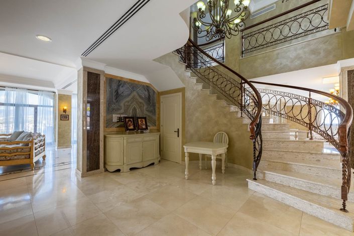 Image No.9-Villa de 8 chambres à vendre à Alethriko