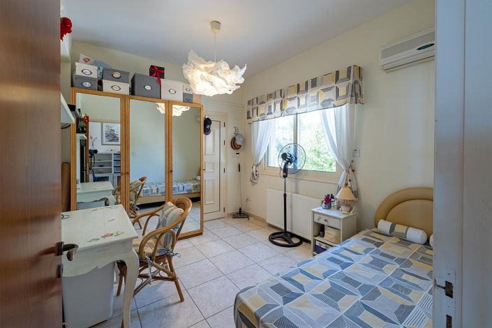 Image No.16-4 Bed House for sale