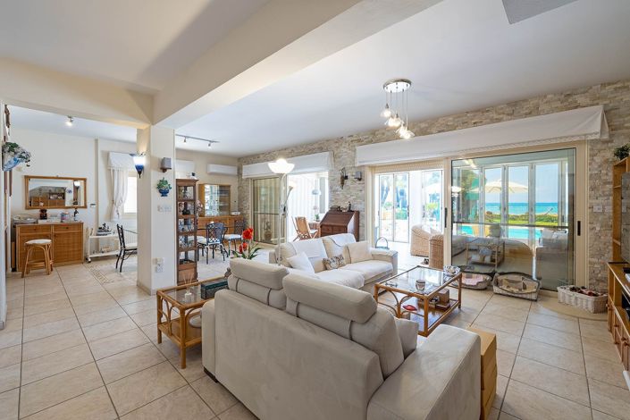 Image No.18-4 Bed House for sale