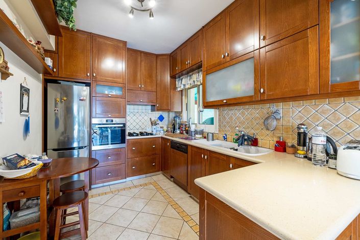 Image No.20-4 Bed House for sale