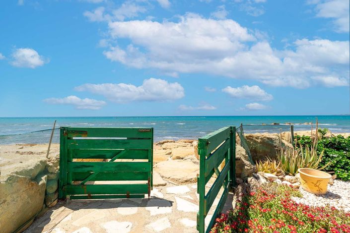 Image No.9-4 Bed House for sale