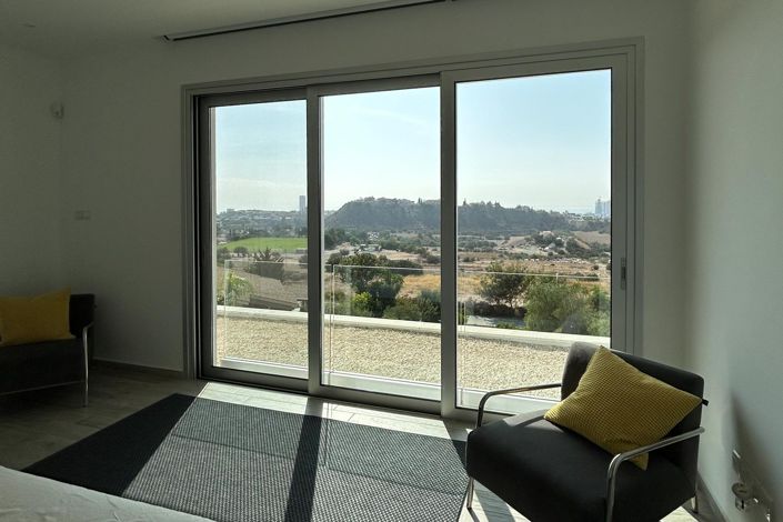 Image No.15-3 Bed House for sale