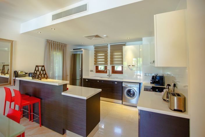 Image No.7-3 Bed House for sale