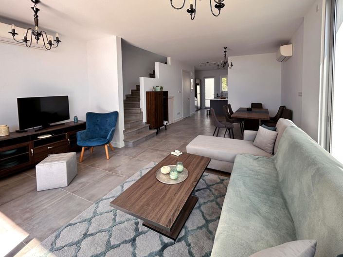 Image No.3-3 Bed House for sale