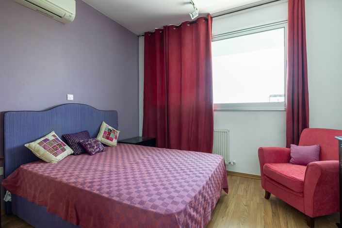 Image No.21-4 Bed House for sale