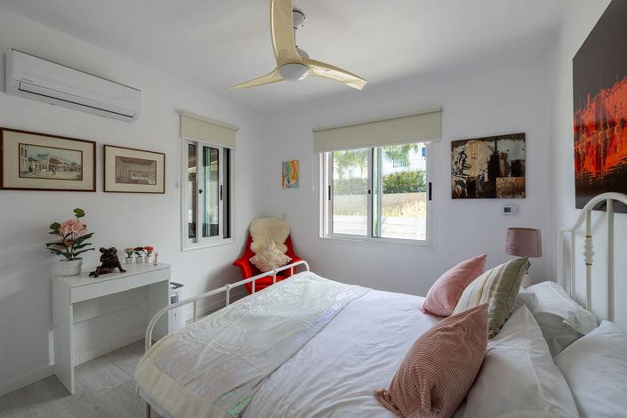 Image No.14-4 Bed House for sale