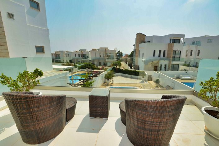 Image No.8-5 Bed House for sale