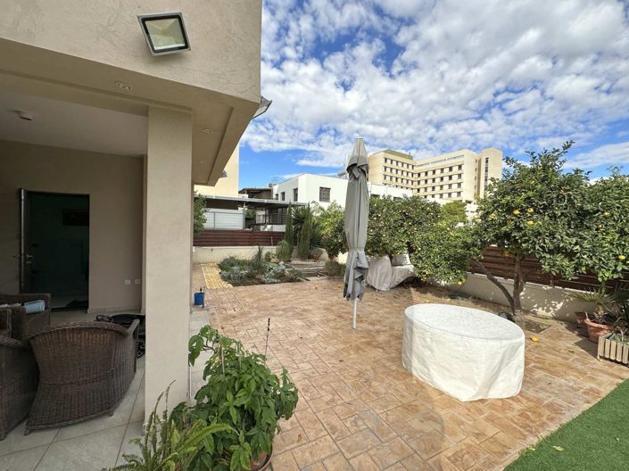 Image No.11-4 Bed House for sale