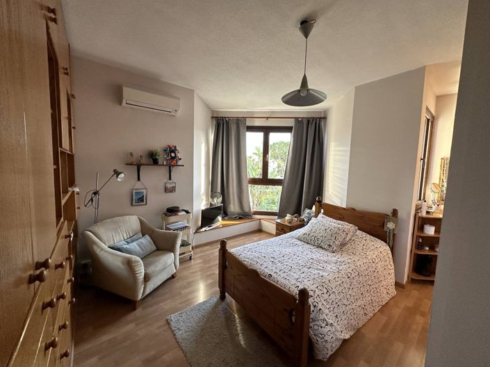 Image No.19-4 Bed House for sale