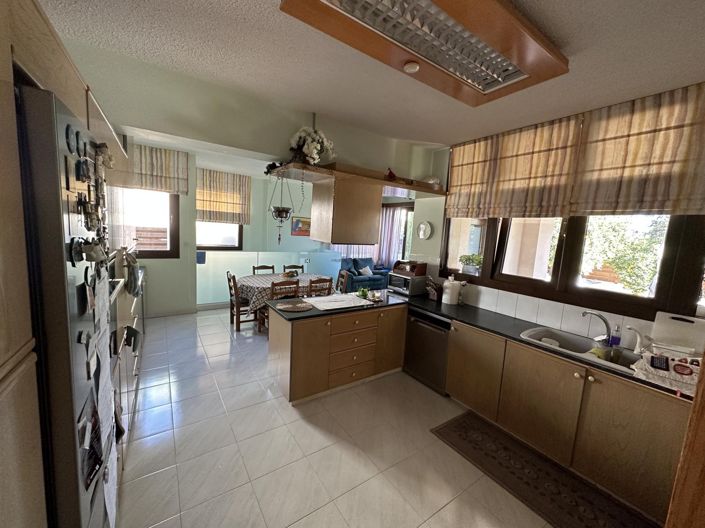 Image No.28-4 Bed House for sale