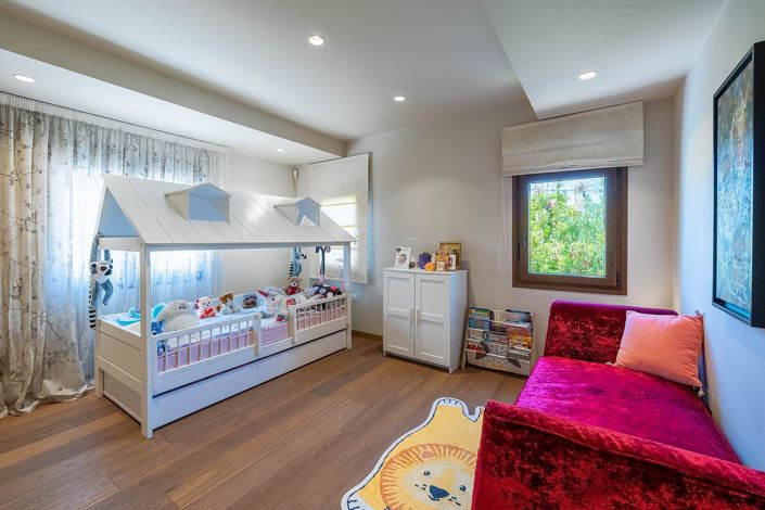 Image No.12-6 Bed House for sale