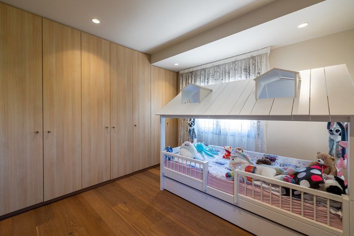 Image No.13-6 Bed House for sale