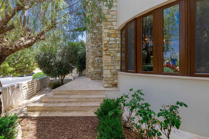 Image No.26-6 Bed House for sale