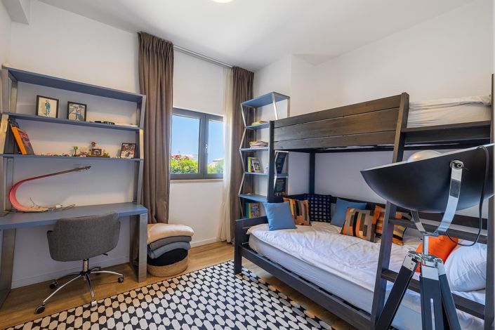 Image No.13-4 Bed House for sale