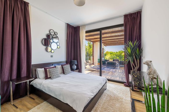 Image No.15-4 Bed House for sale