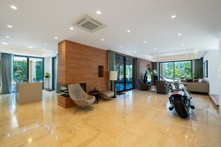 Image No.8-4 Bed House for sale