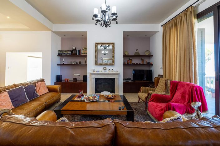 Image No.10-4 Bed Bungalow for sale