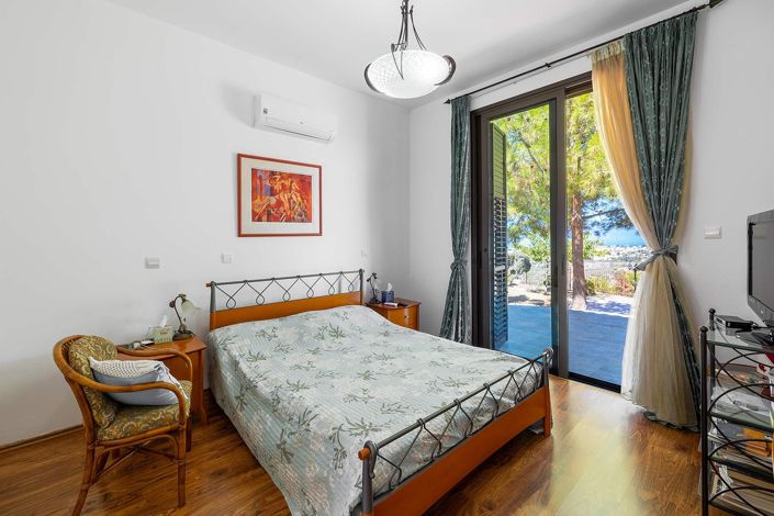 Image No.20-4 Bed Bungalow for sale