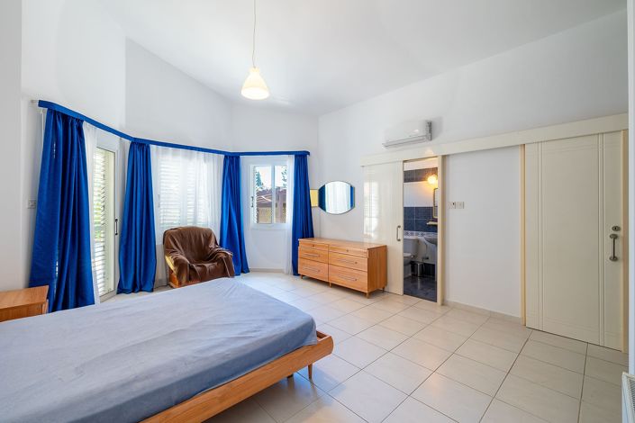 Image No.17-3 Bed Bungalow for sale