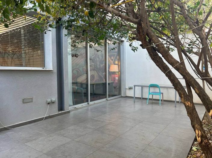 Image No.25-4 Bed Commercial for sale