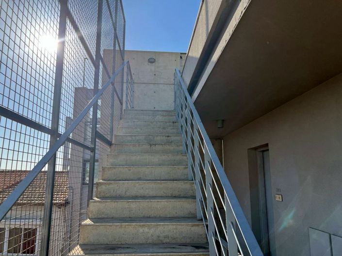 Image No.27-4 Bed Commercial for sale