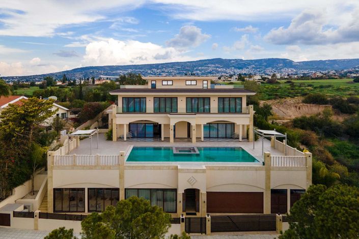 Image No.1-6 Bed Villa for sale
