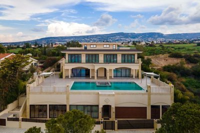 6 Bed Villa for sale
